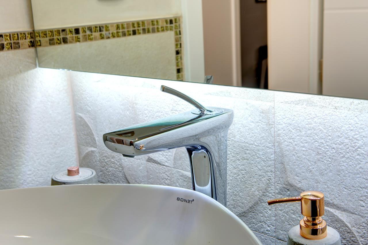 Luxury Apartment Crystal โมสตาร์ ภายนอก รูปภาพ