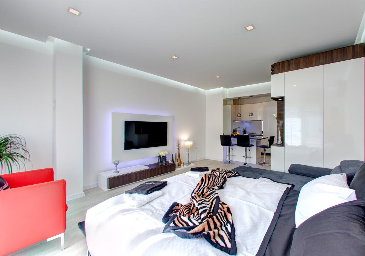 Luxury Apartment Crystal โมสตาร์ ภายนอก รูปภาพ