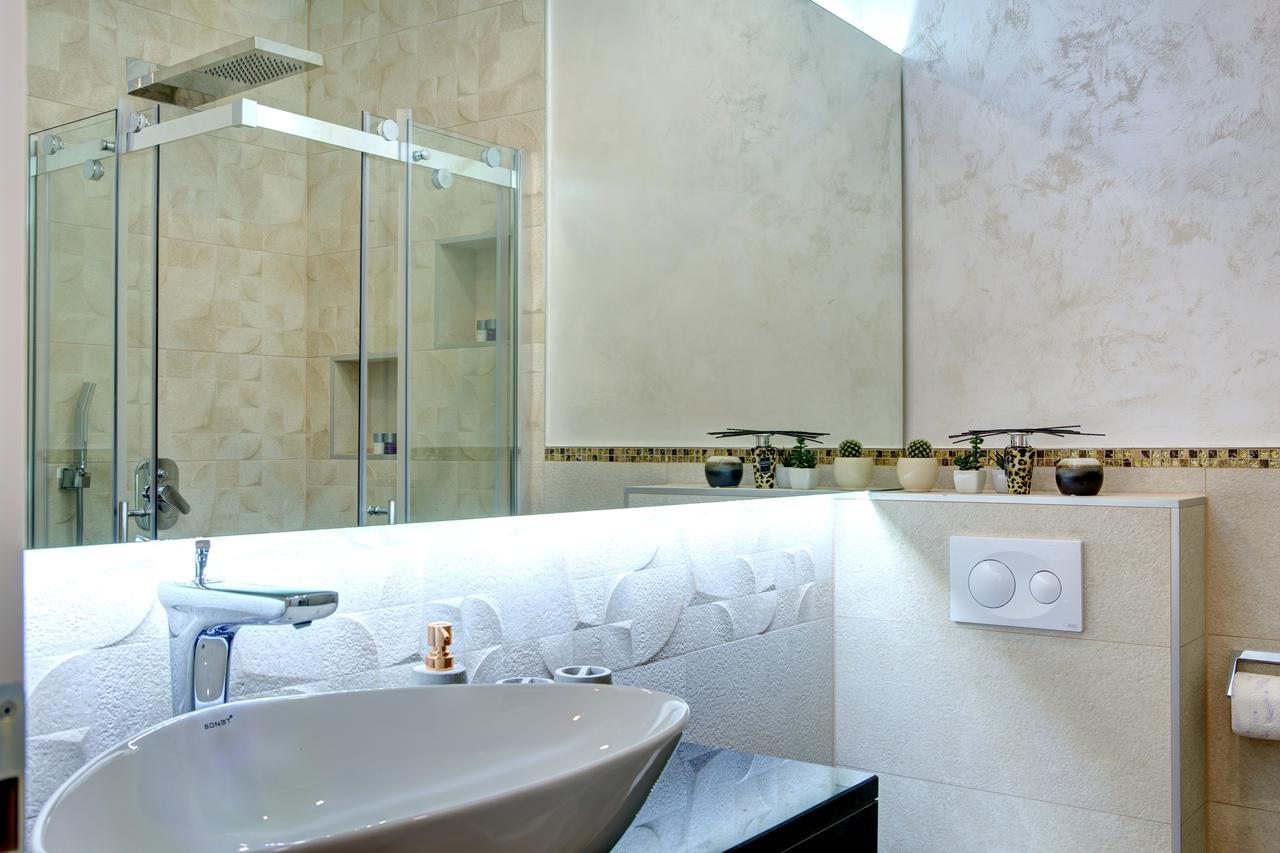 Luxury Apartment Crystal โมสตาร์ ภายนอก รูปภาพ