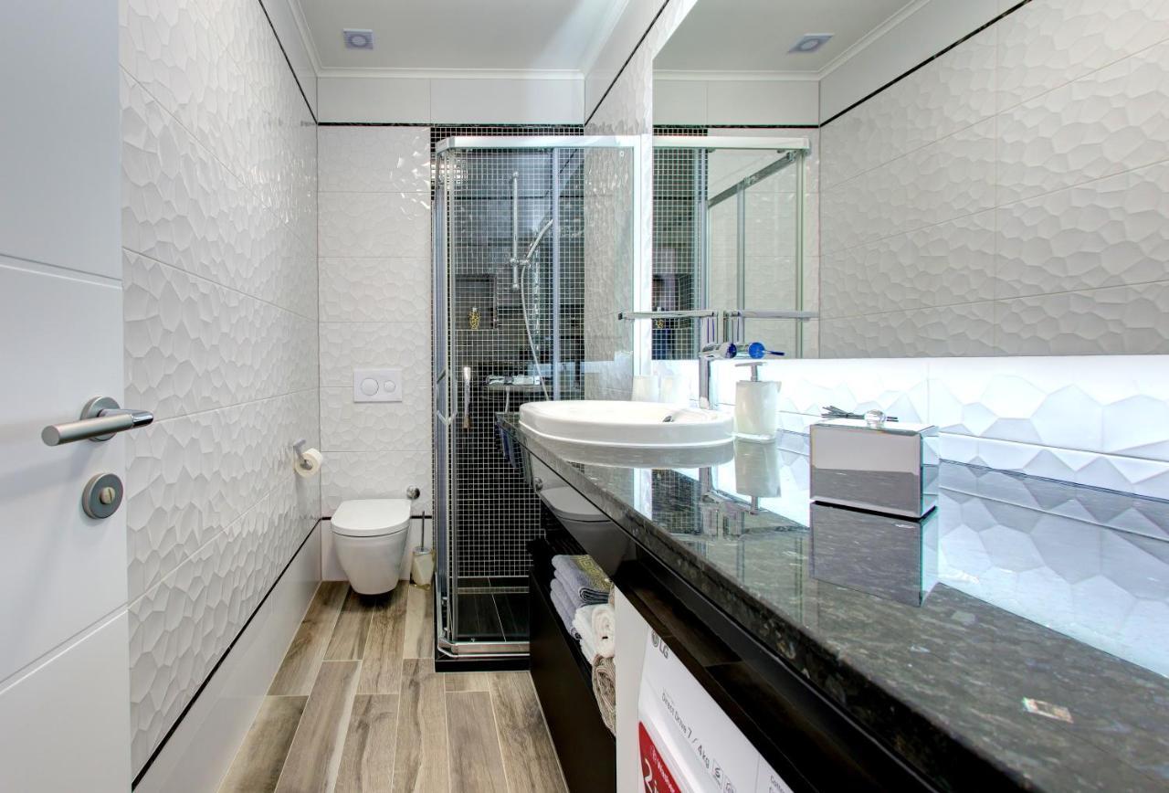Luxury Apartment Crystal โมสตาร์ ภายนอก รูปภาพ